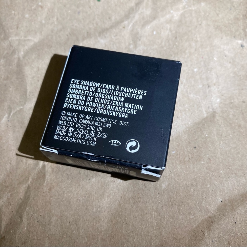 Mac eyeshadow - Picture 3 of 3